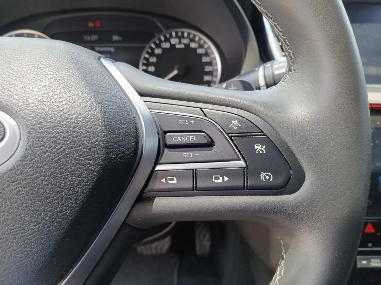 Car image 24