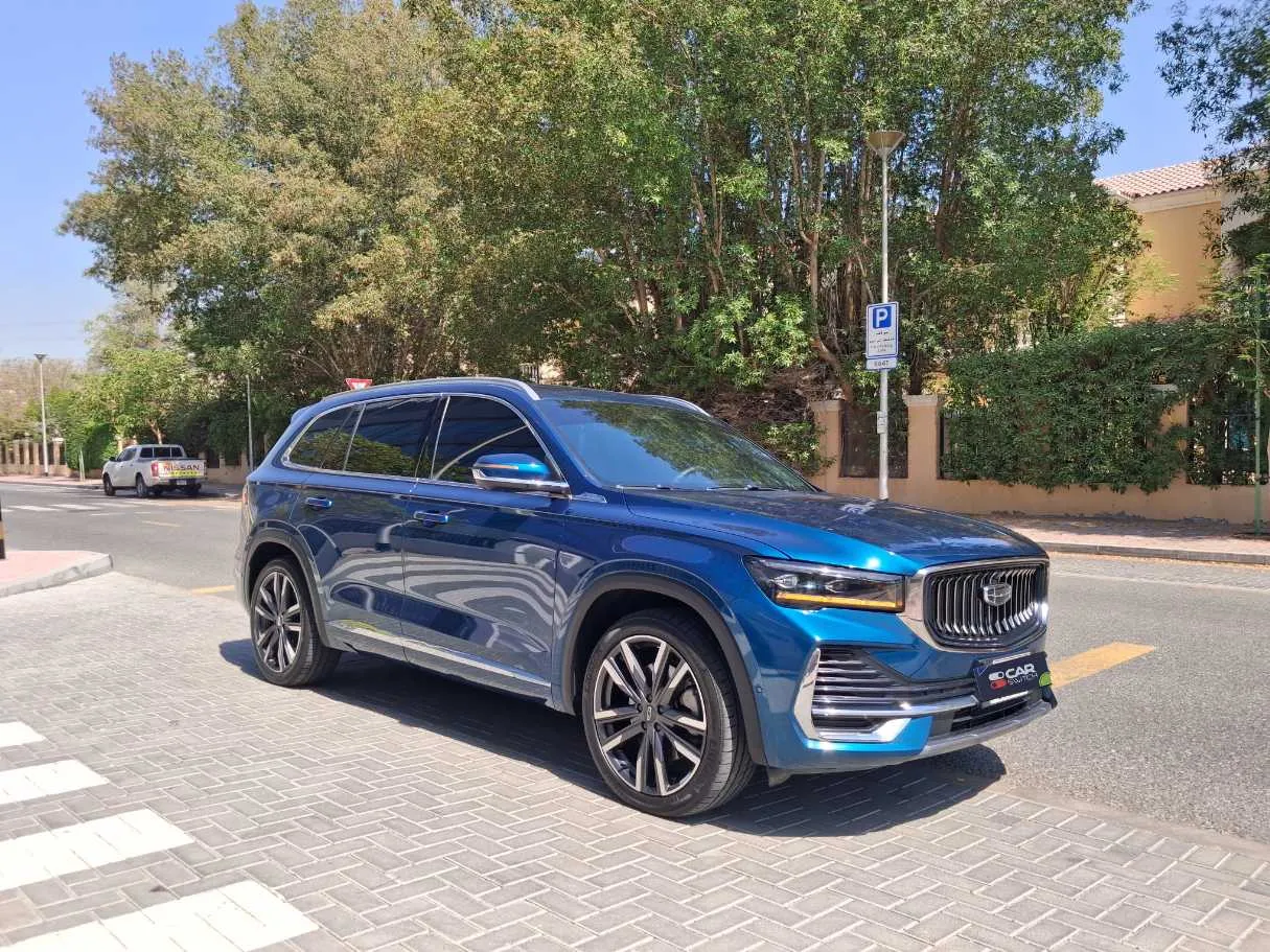 Car image 3