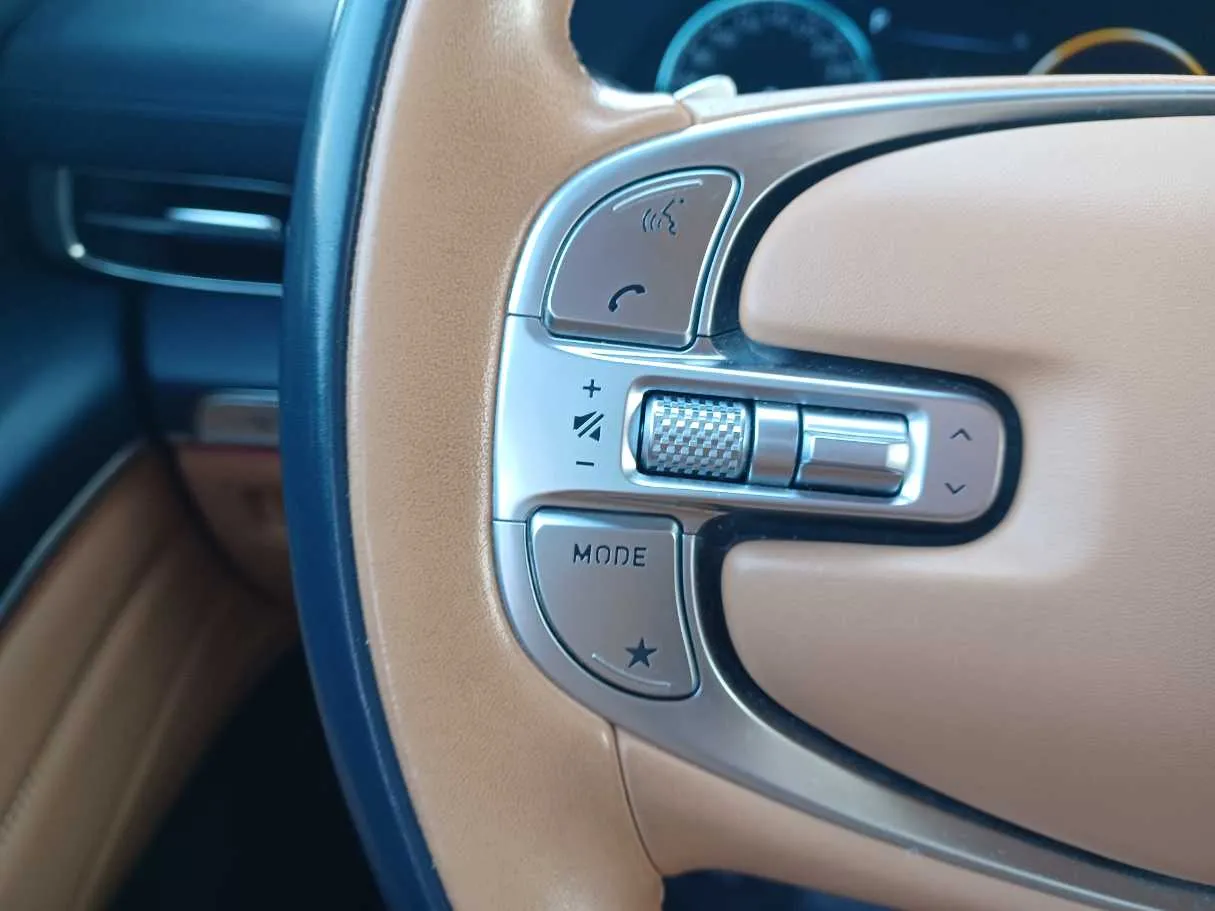 Car image 20