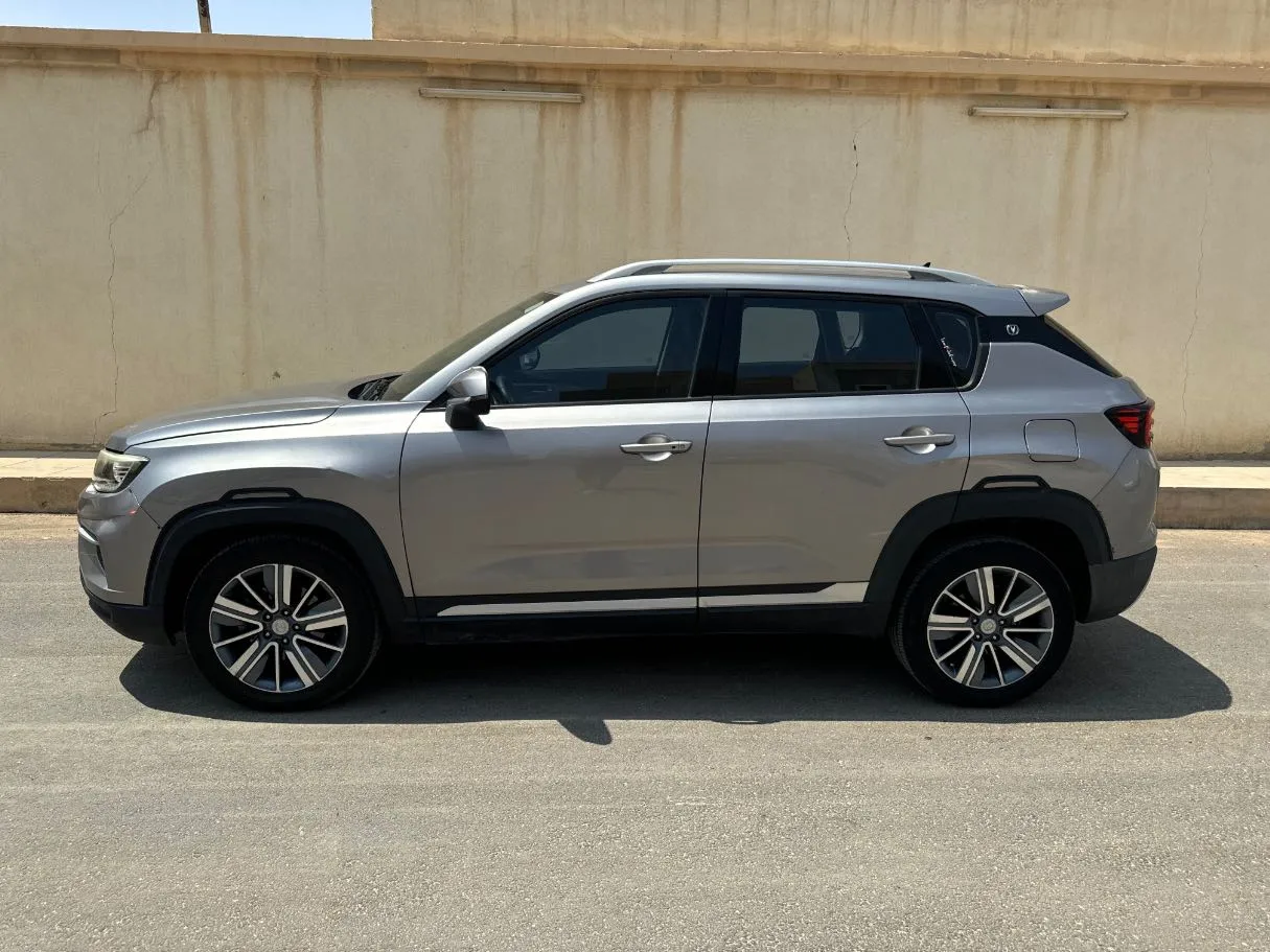 Car image 7
