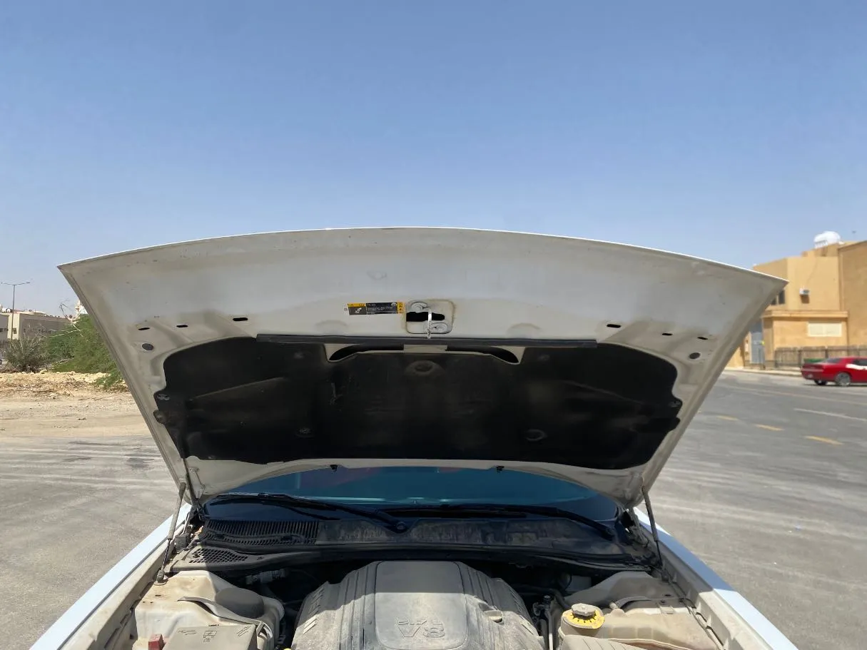 Car image 26