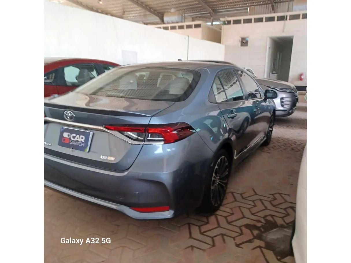 Car image 5