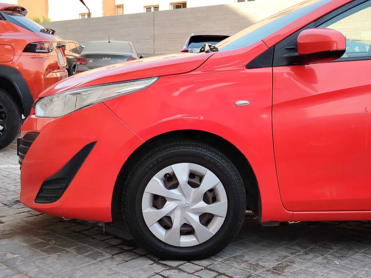 Car image 9