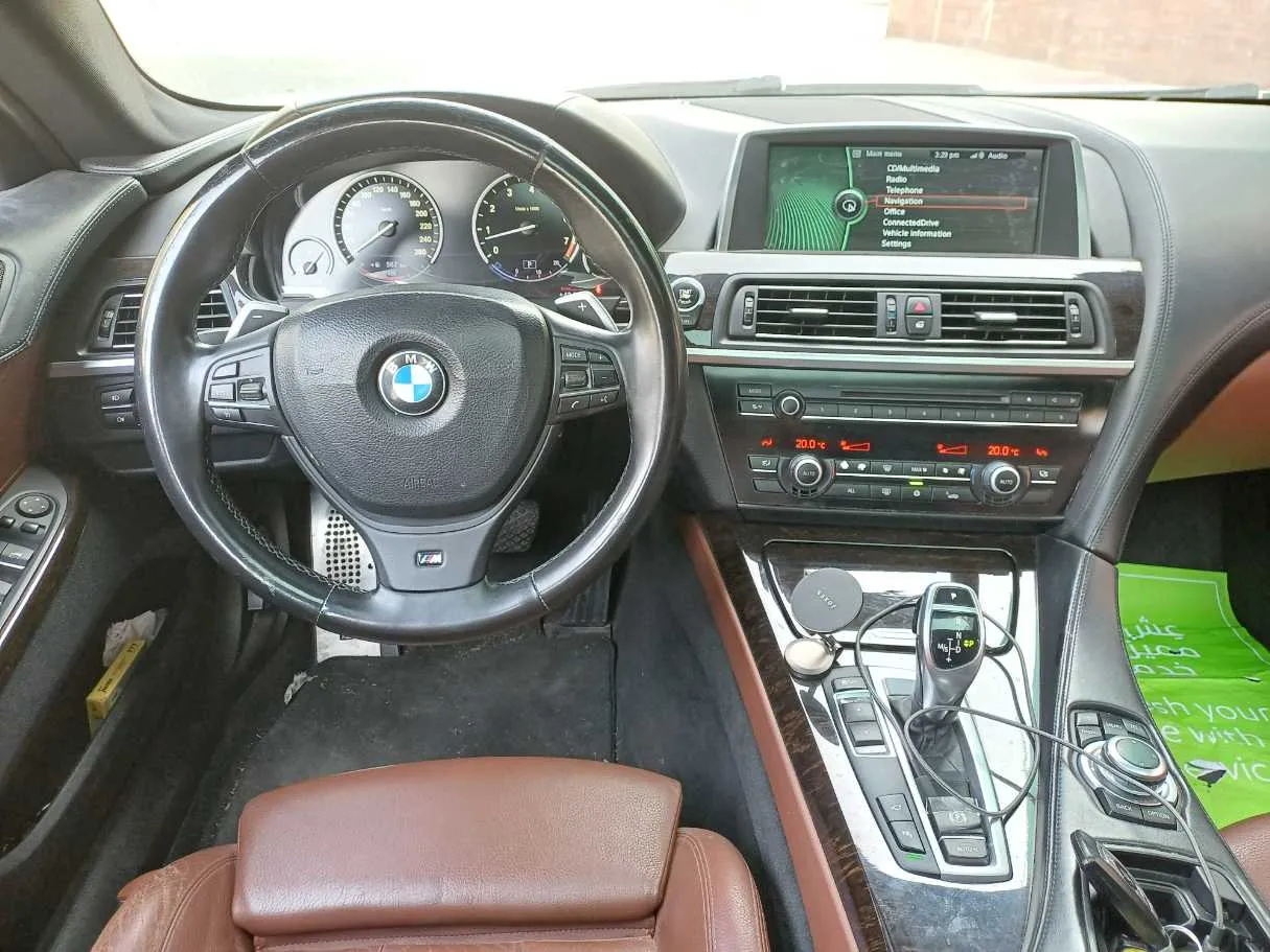 Car image 15