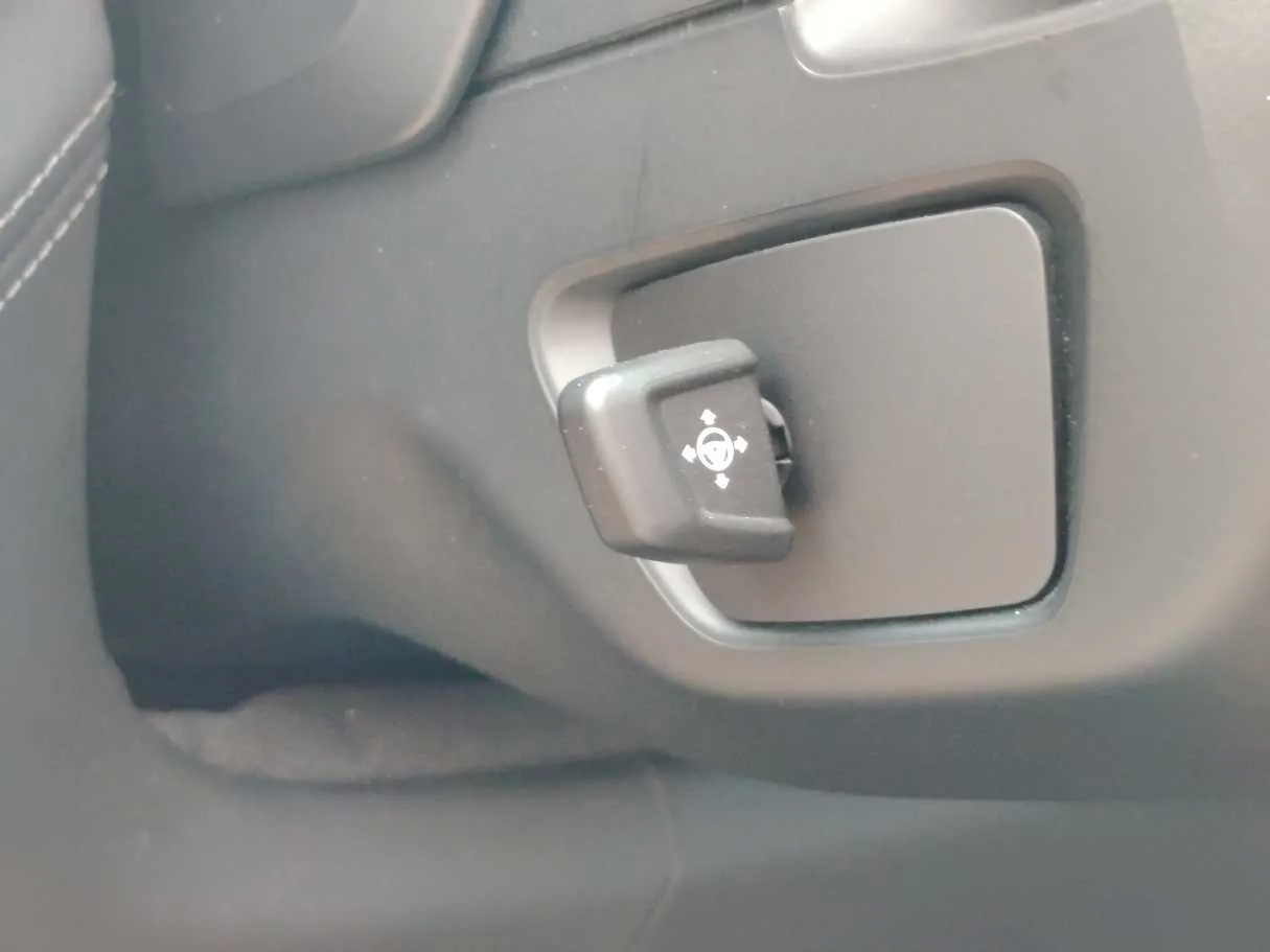 Car image 37