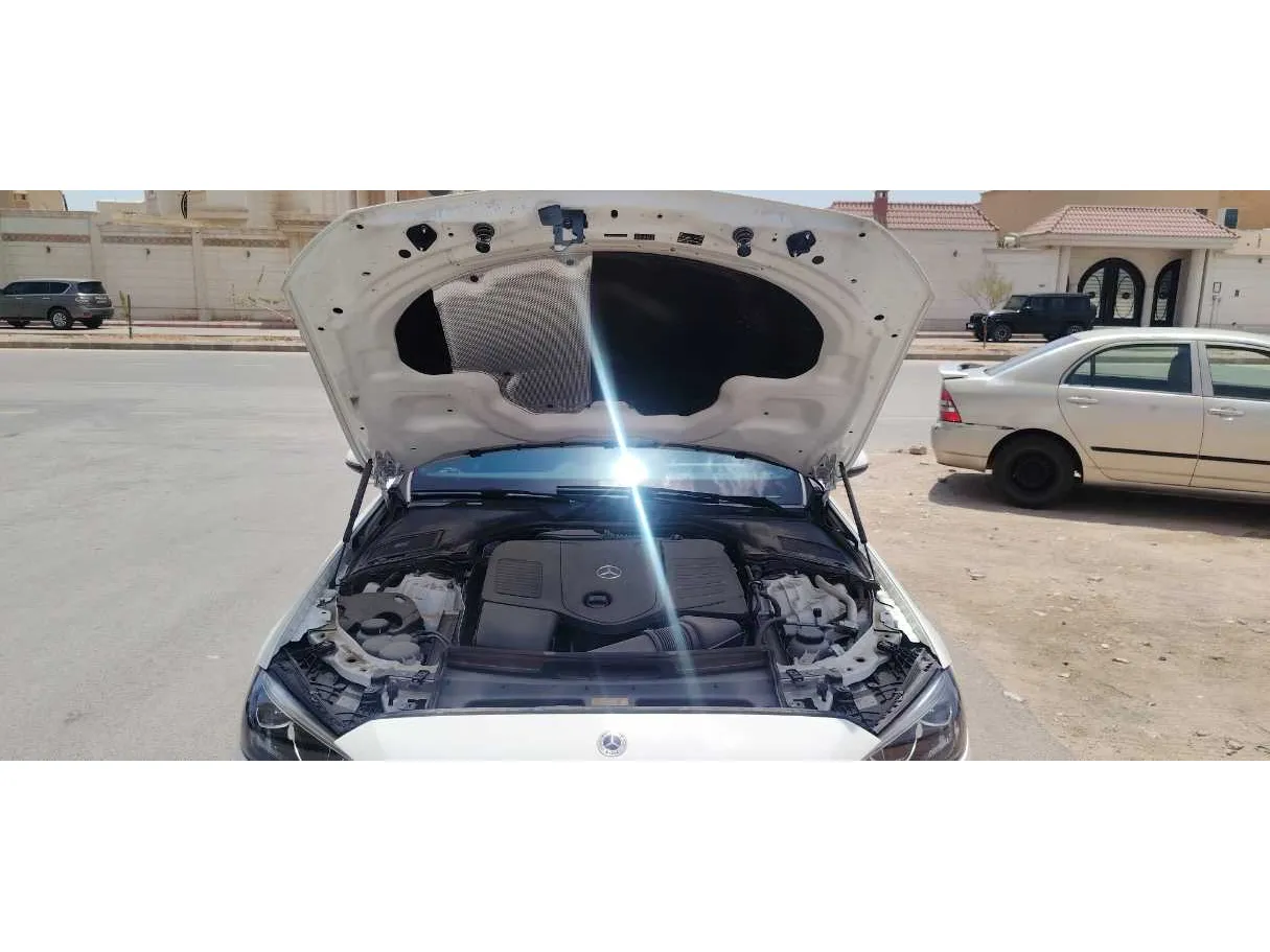 Car image 32