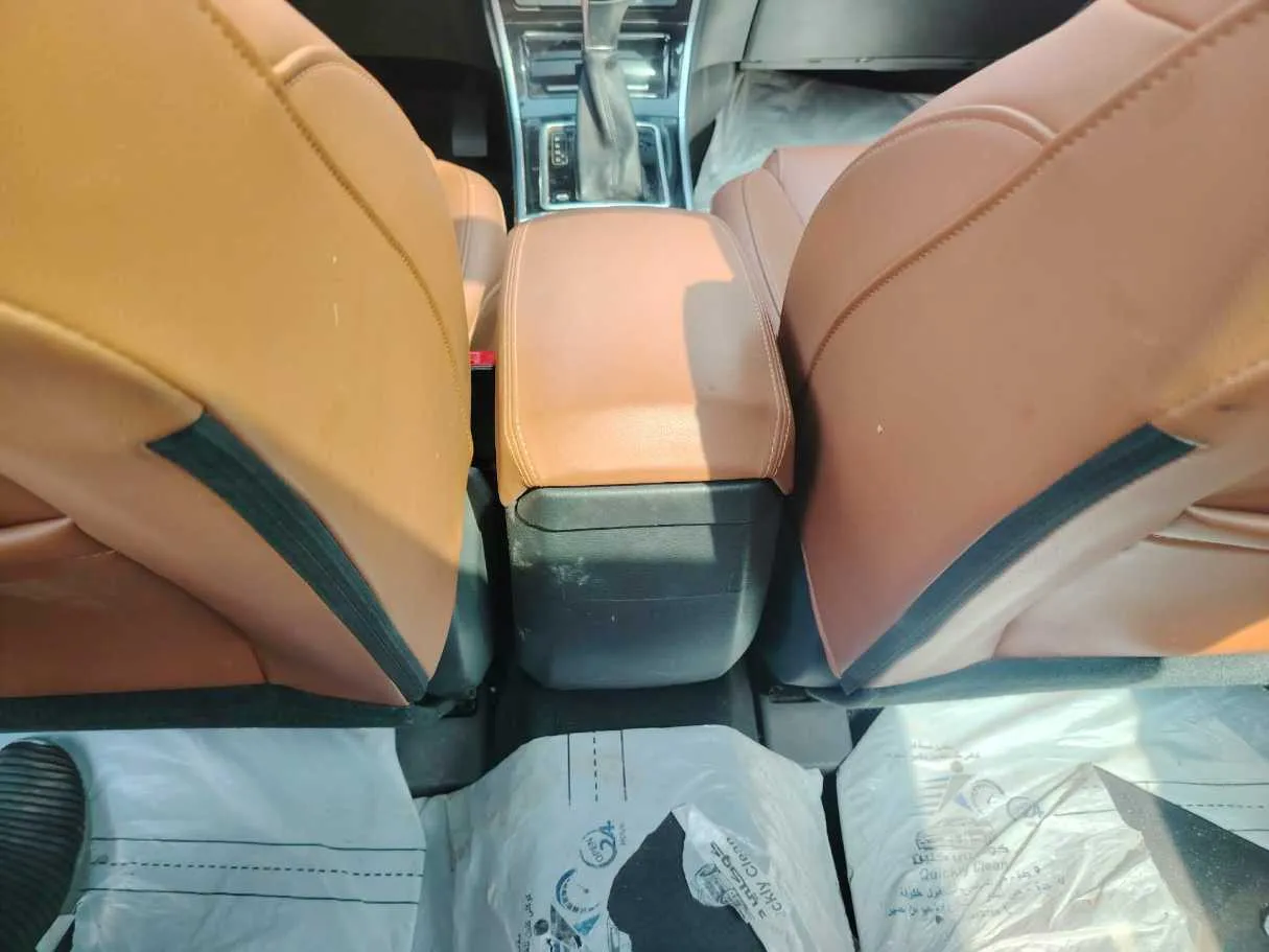 Car image 34