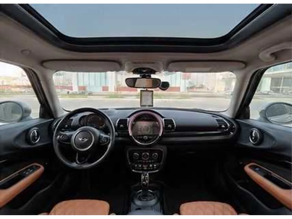 Car image 21