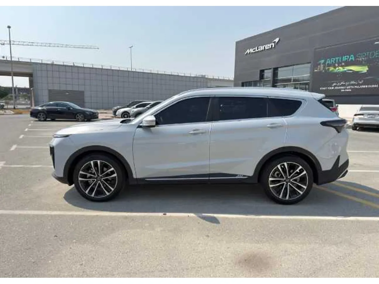 Car image 2