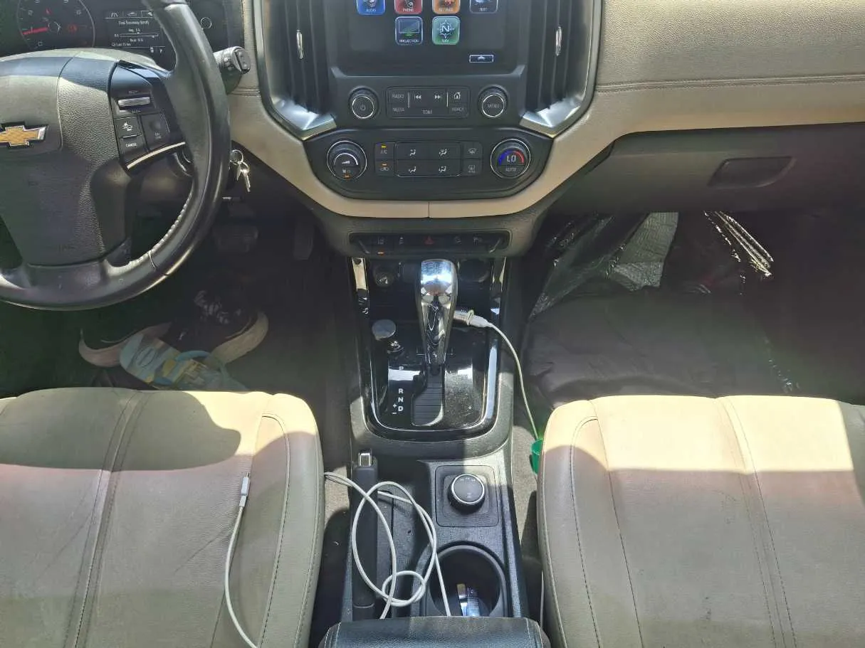 Car image 15