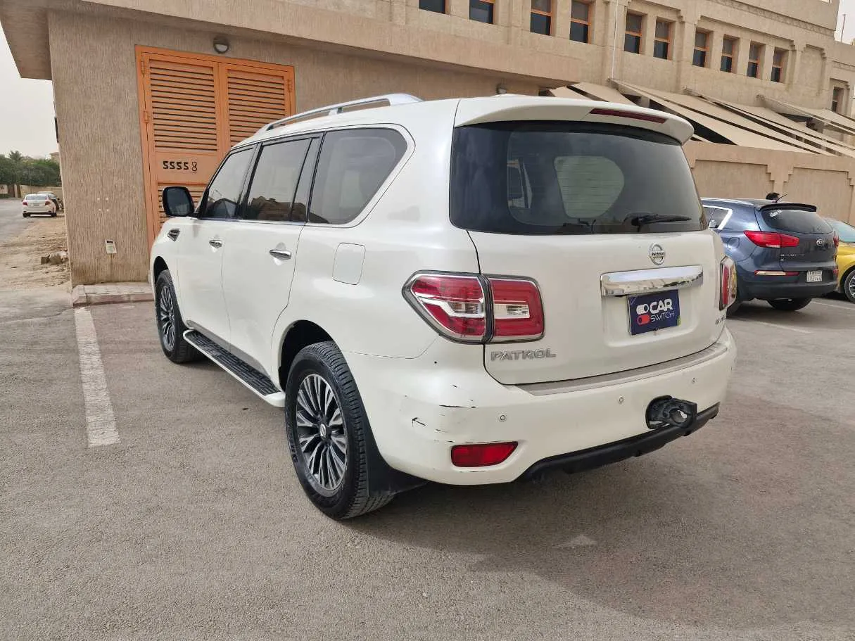 Car image 7
