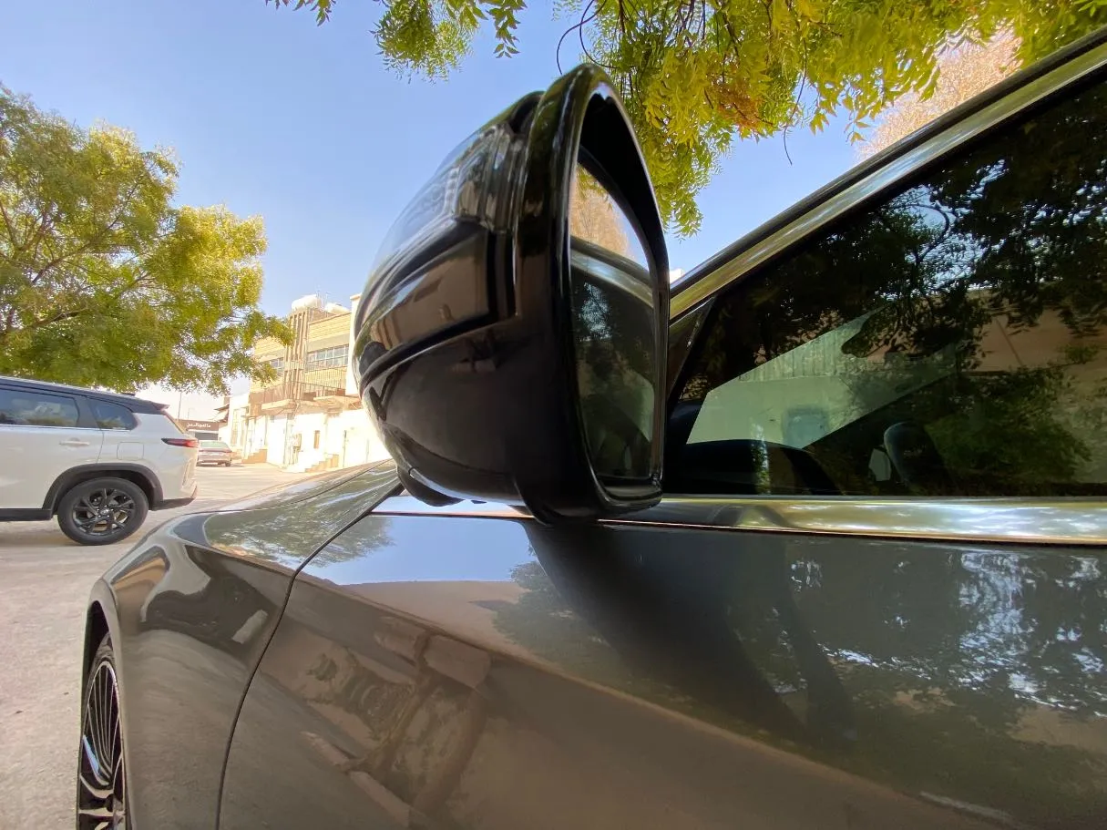 Car image 22