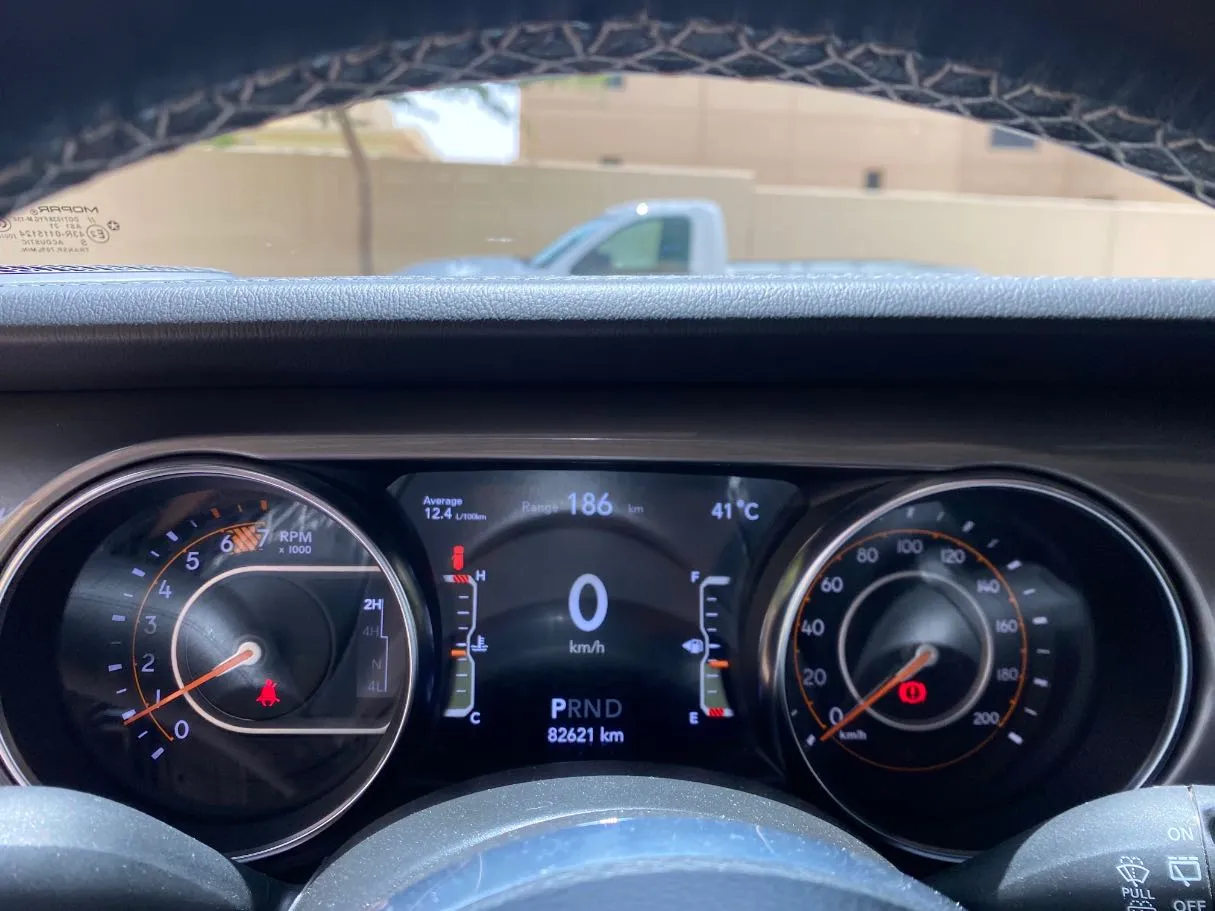 Car image 19