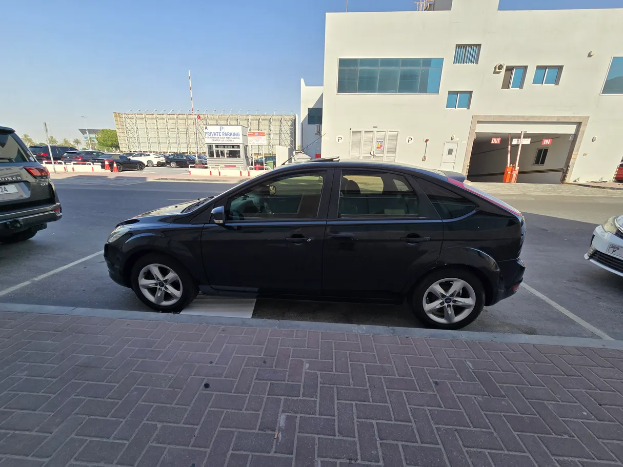 Car image 10