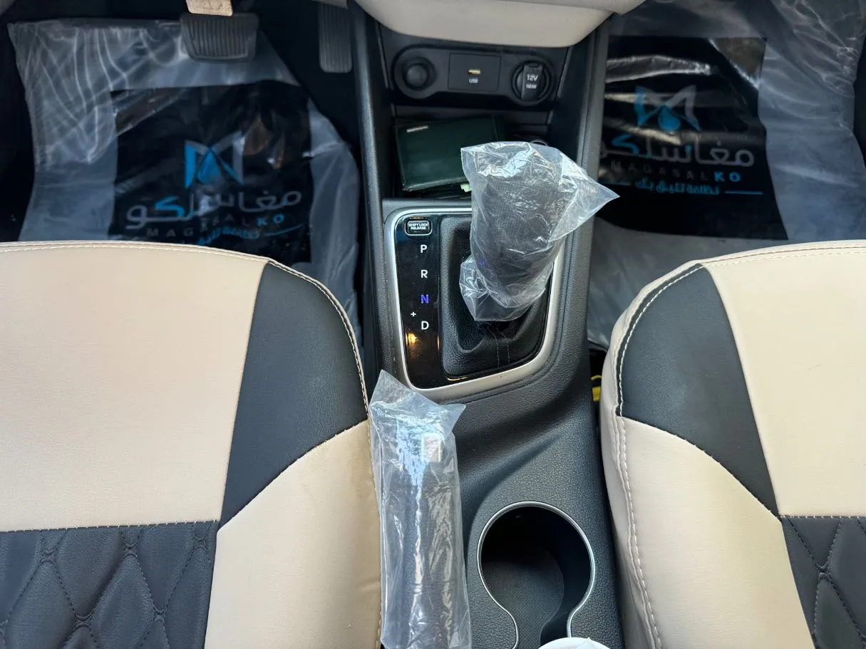 Car image 16