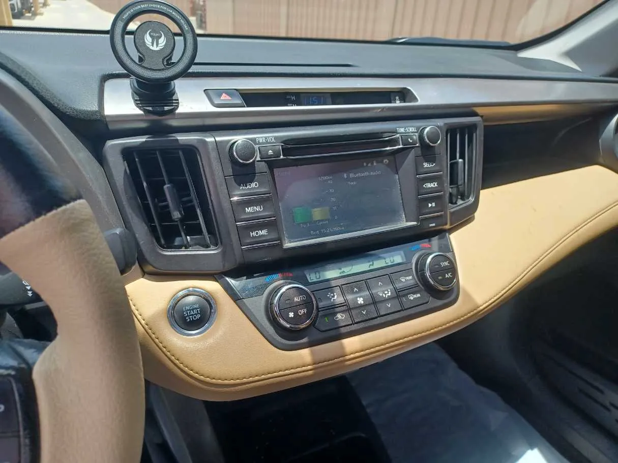 Car image 18