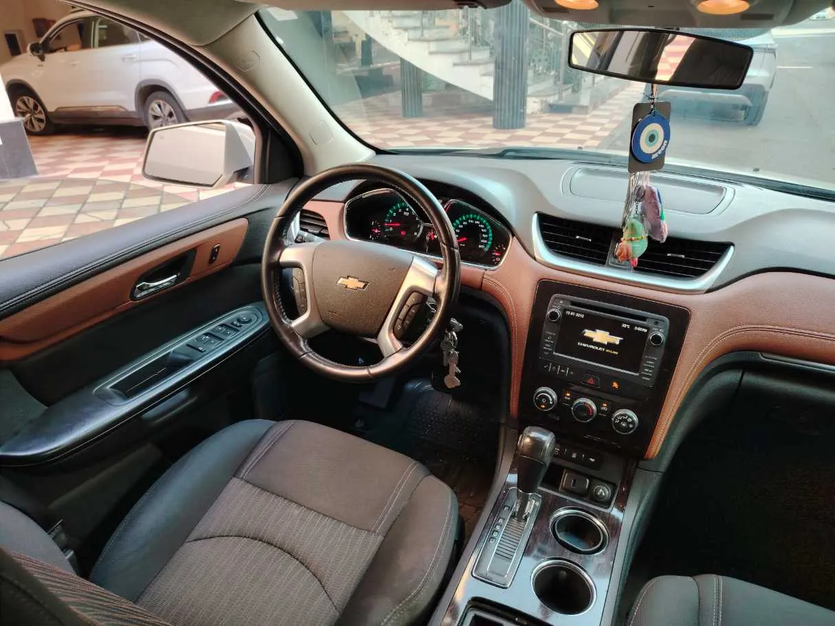 Car image 16