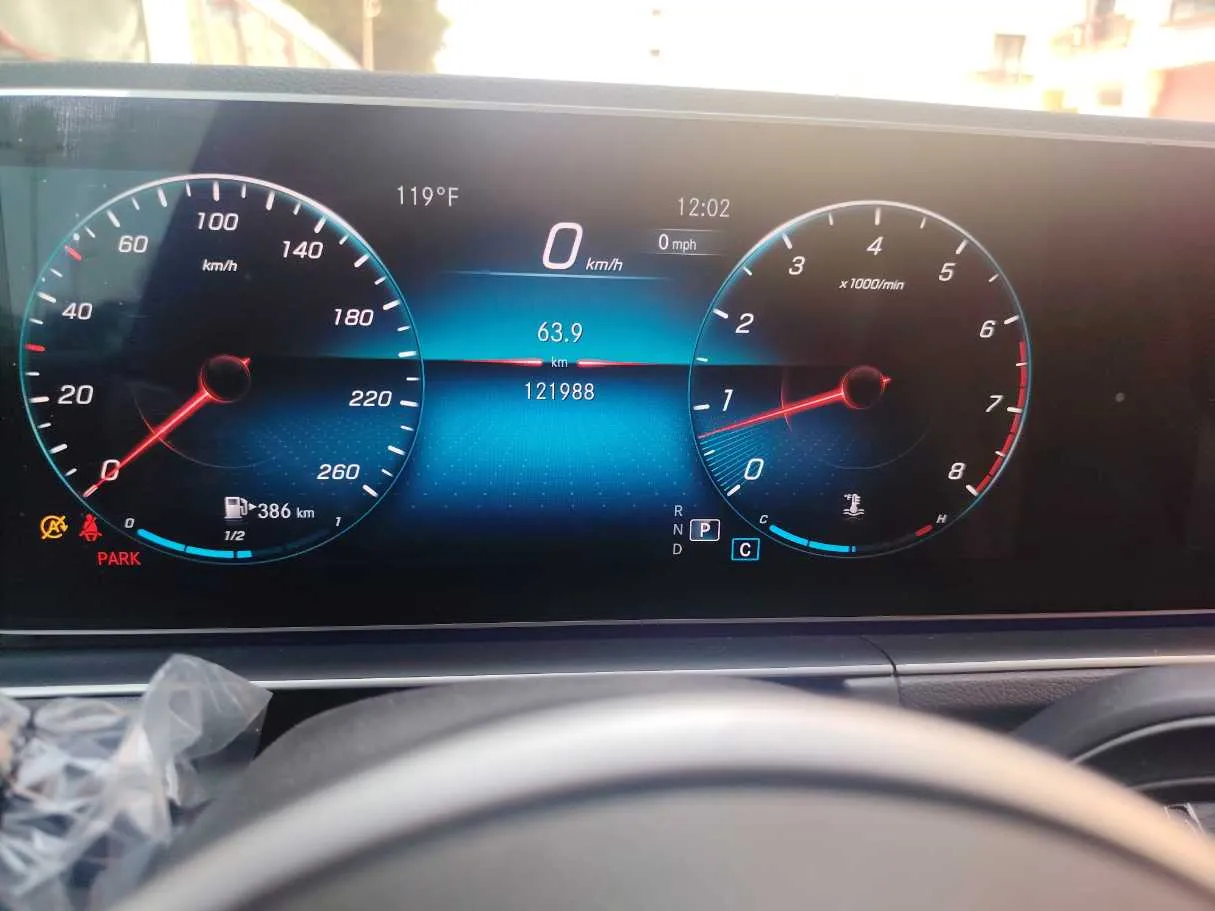Car image 24