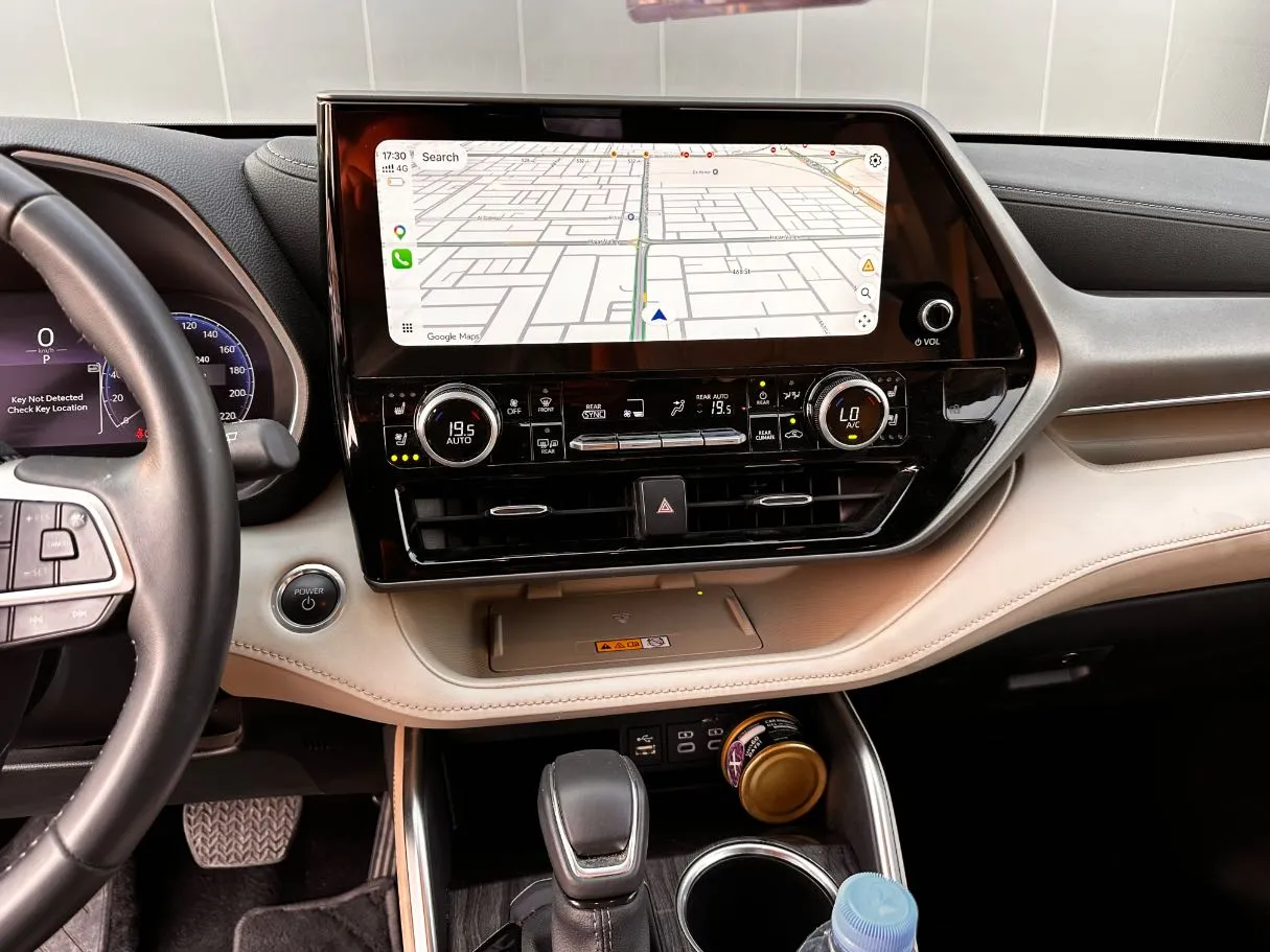Car image 19