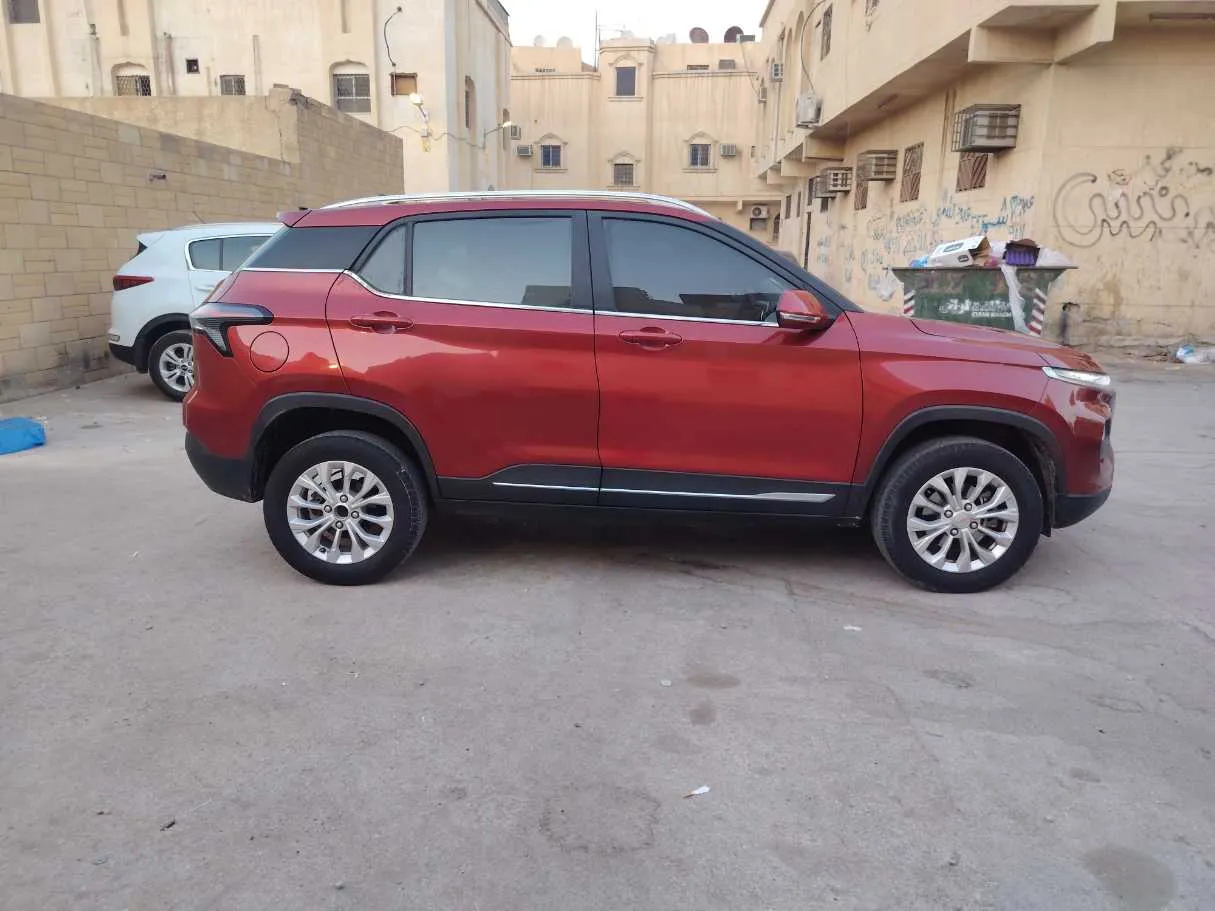 Car image 4