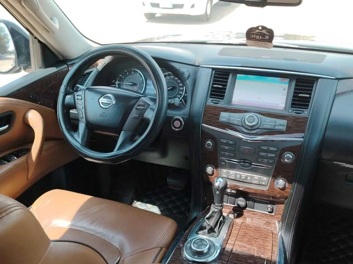 Car image 24