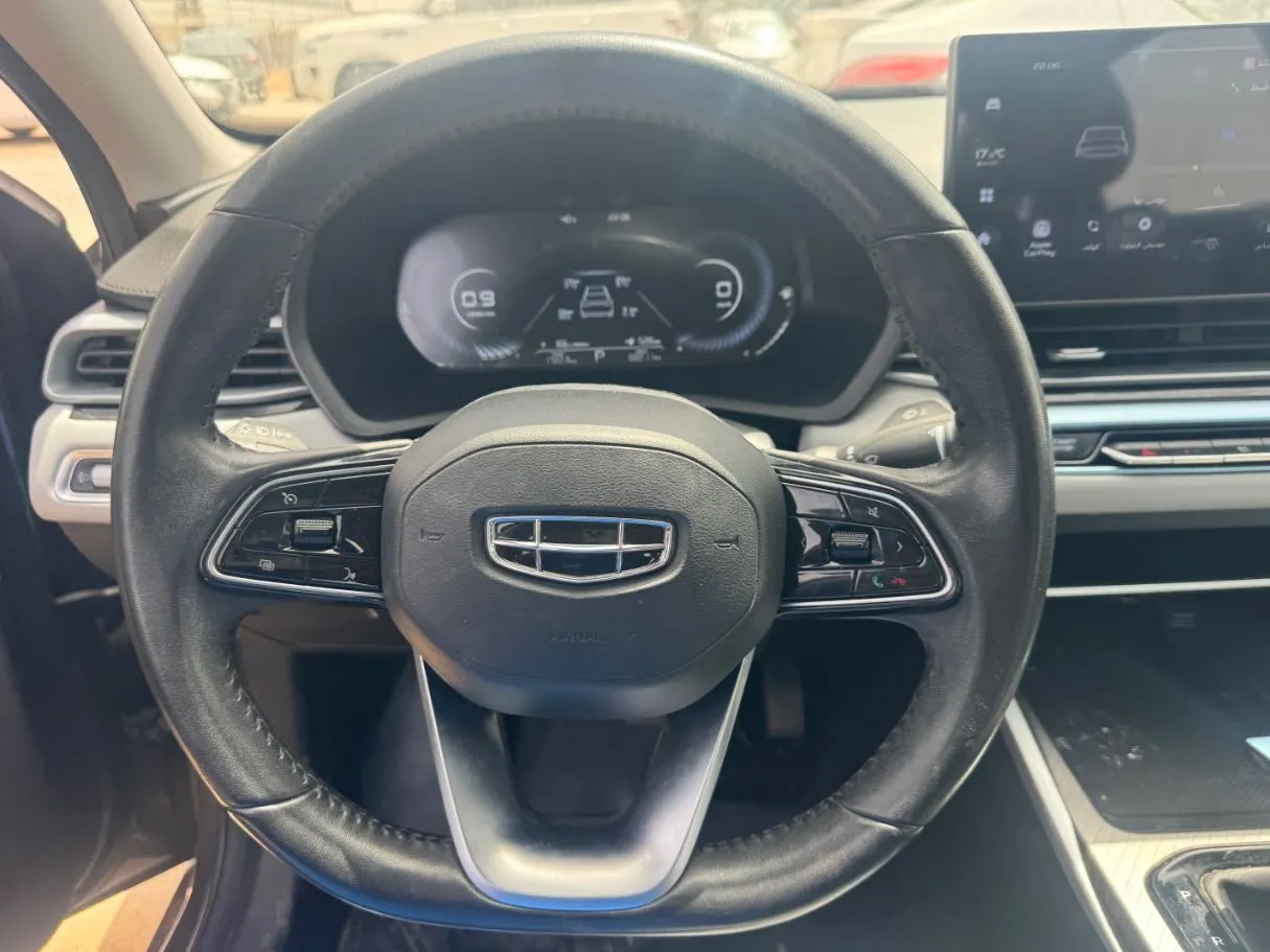 Car image 11