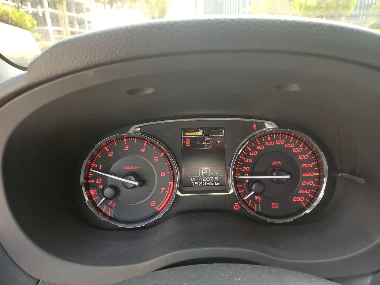 Car image 18