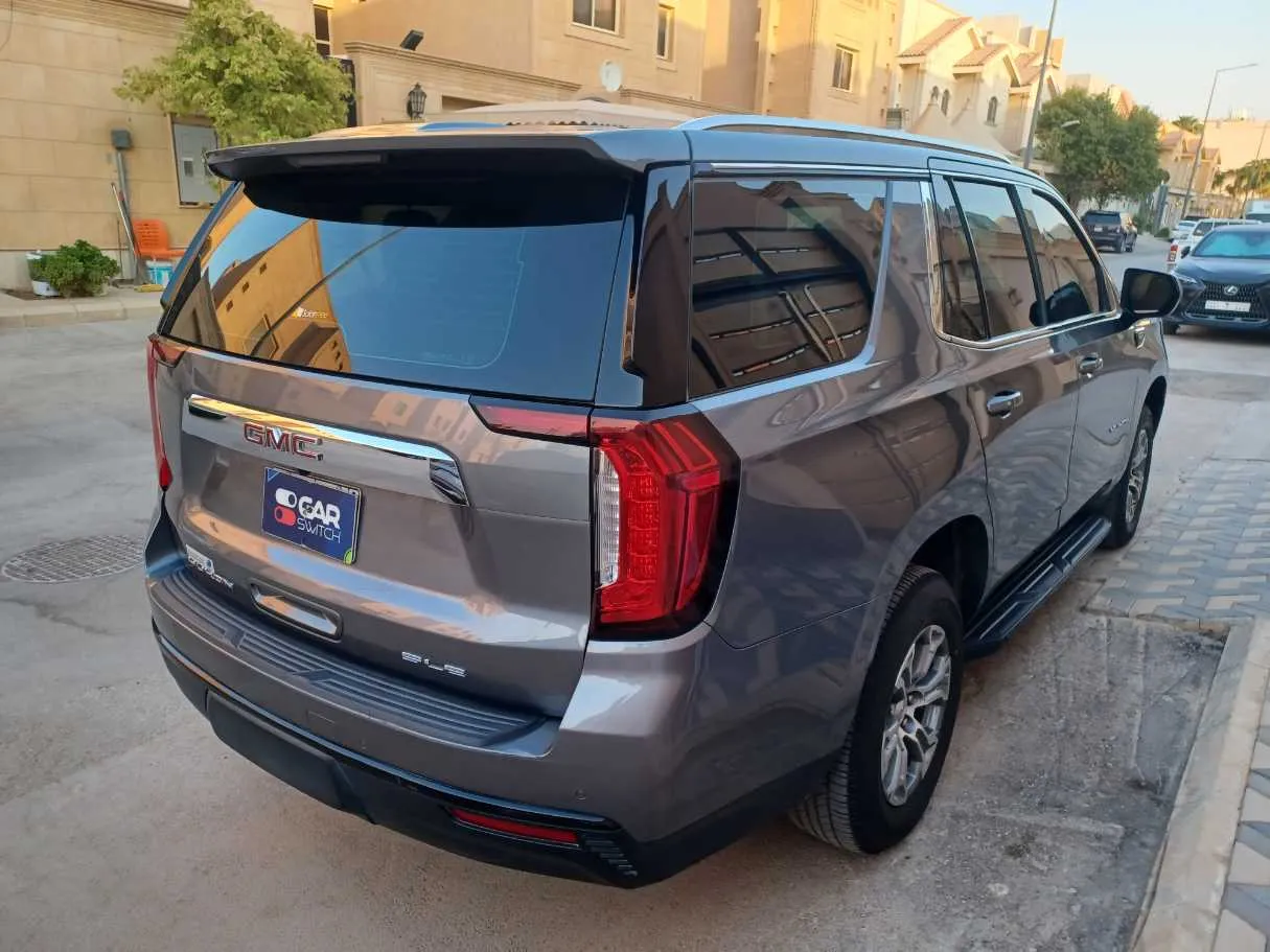 Car image 5