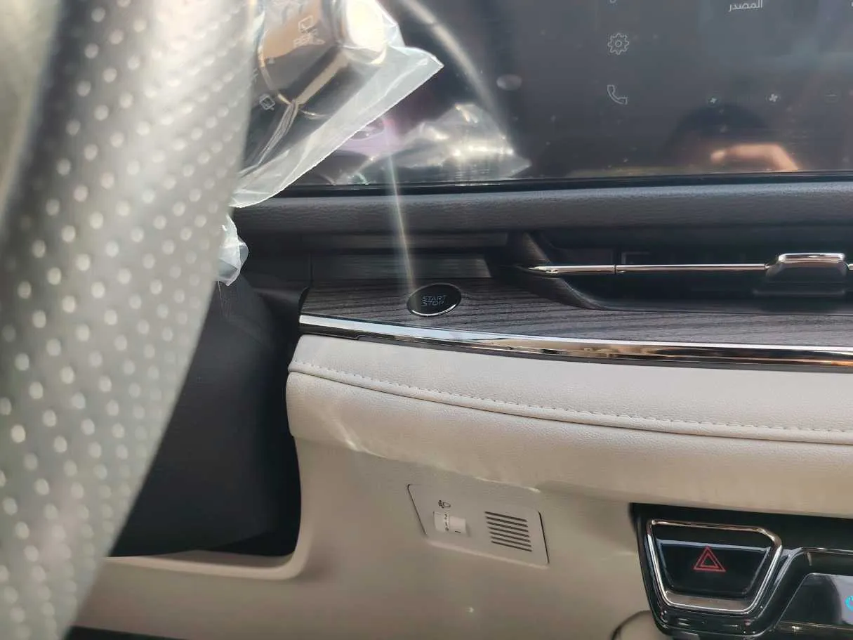 Car image 30
