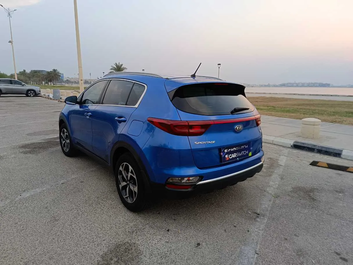 Car image 7