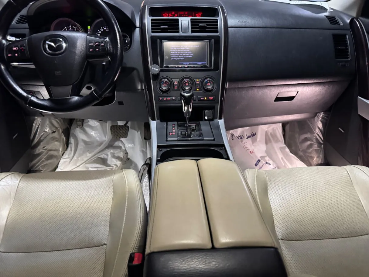 Car image 15