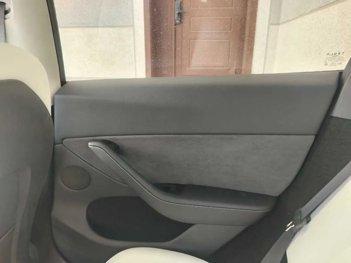 Car image 38