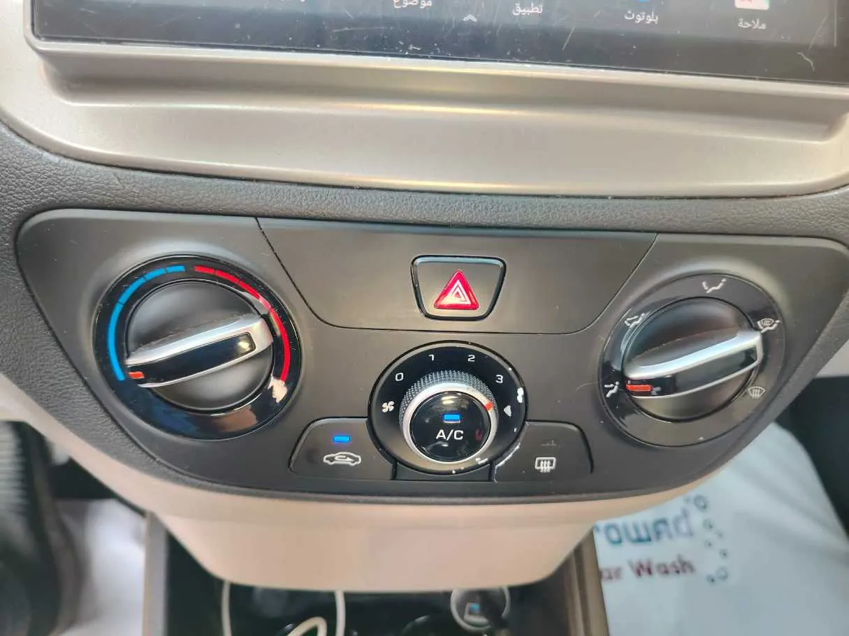 Car image 27