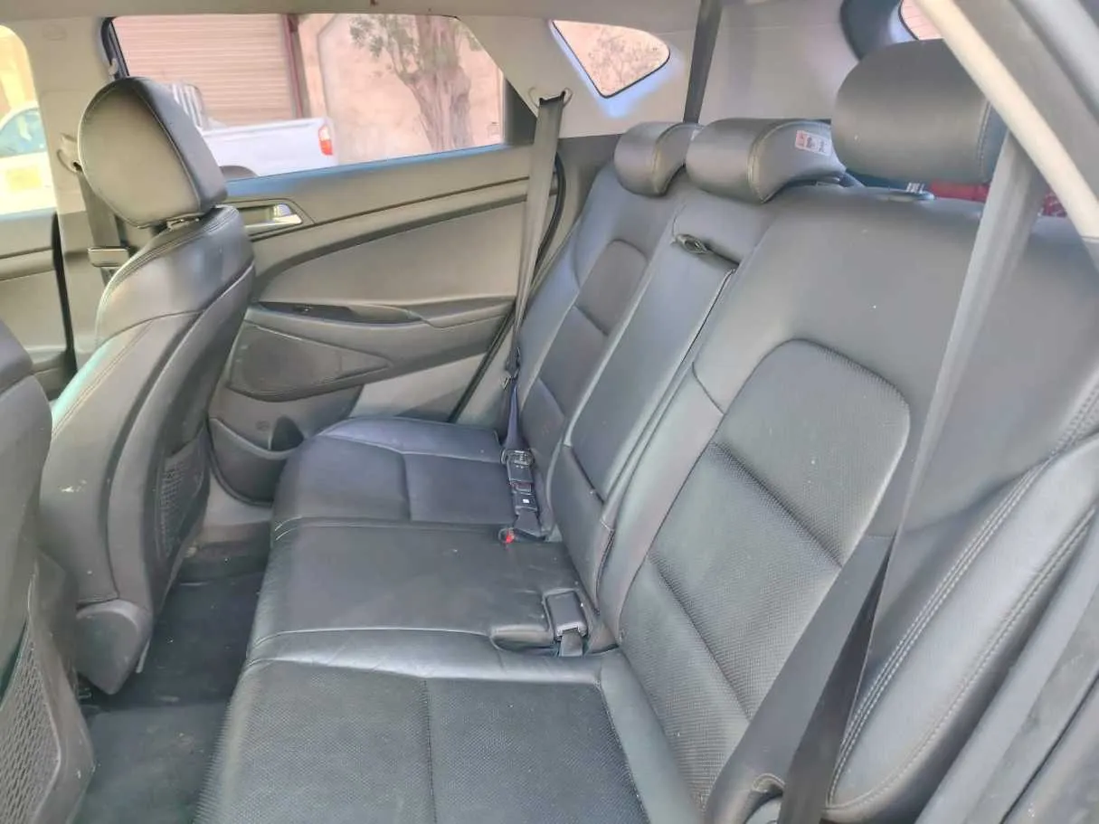 Car image 20
