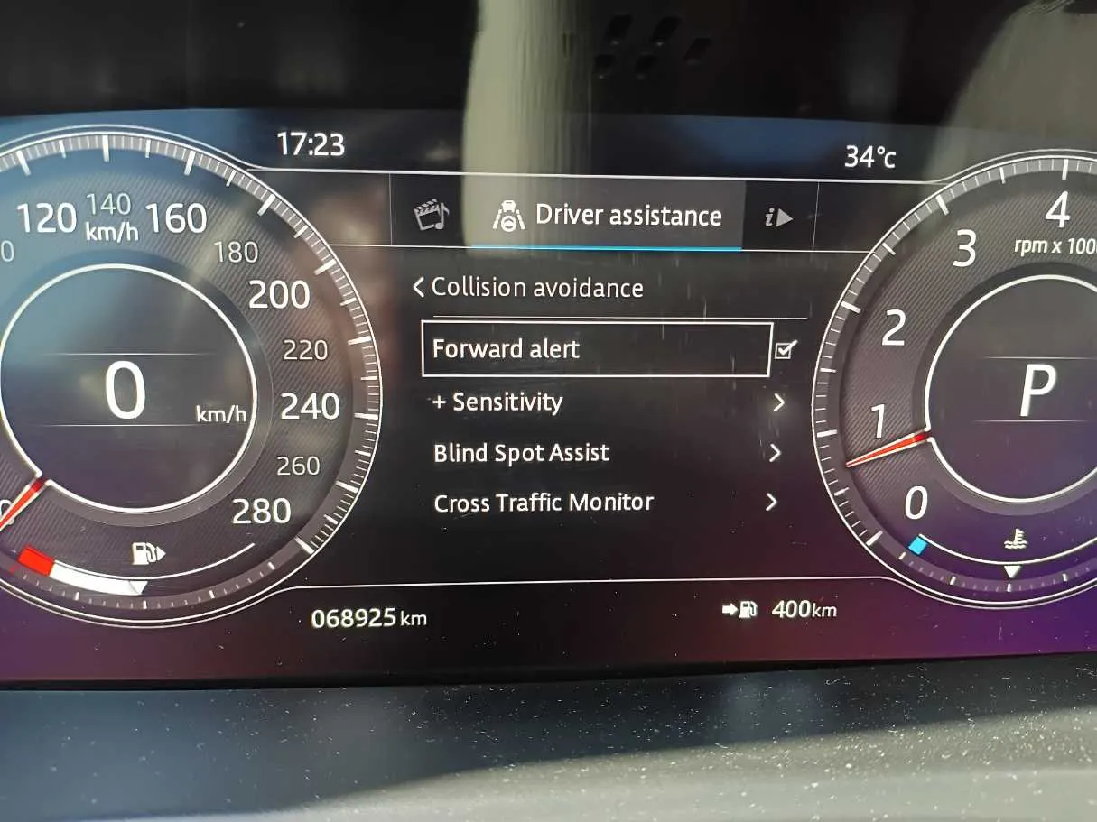 Car image 23