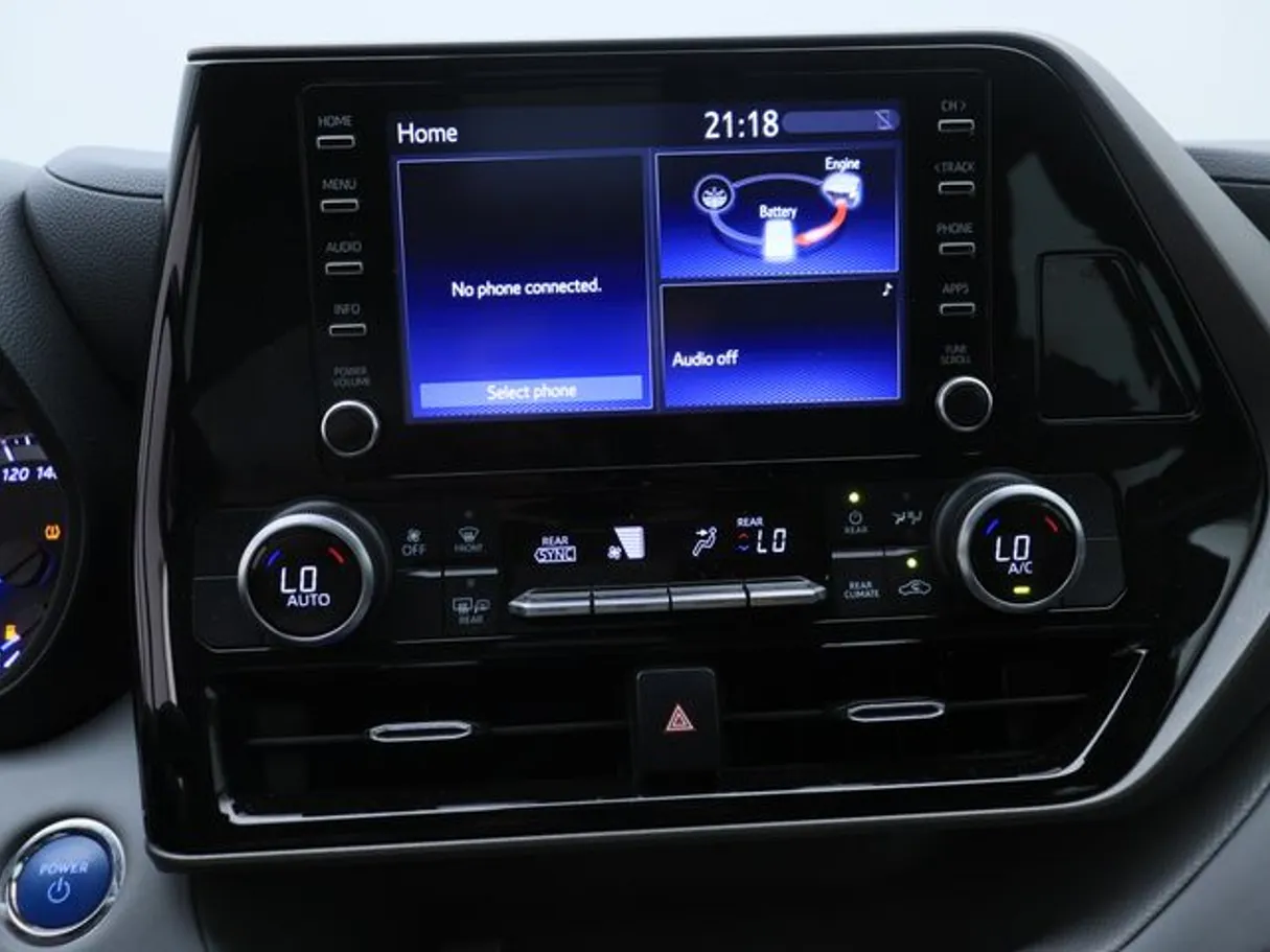 Car image 5