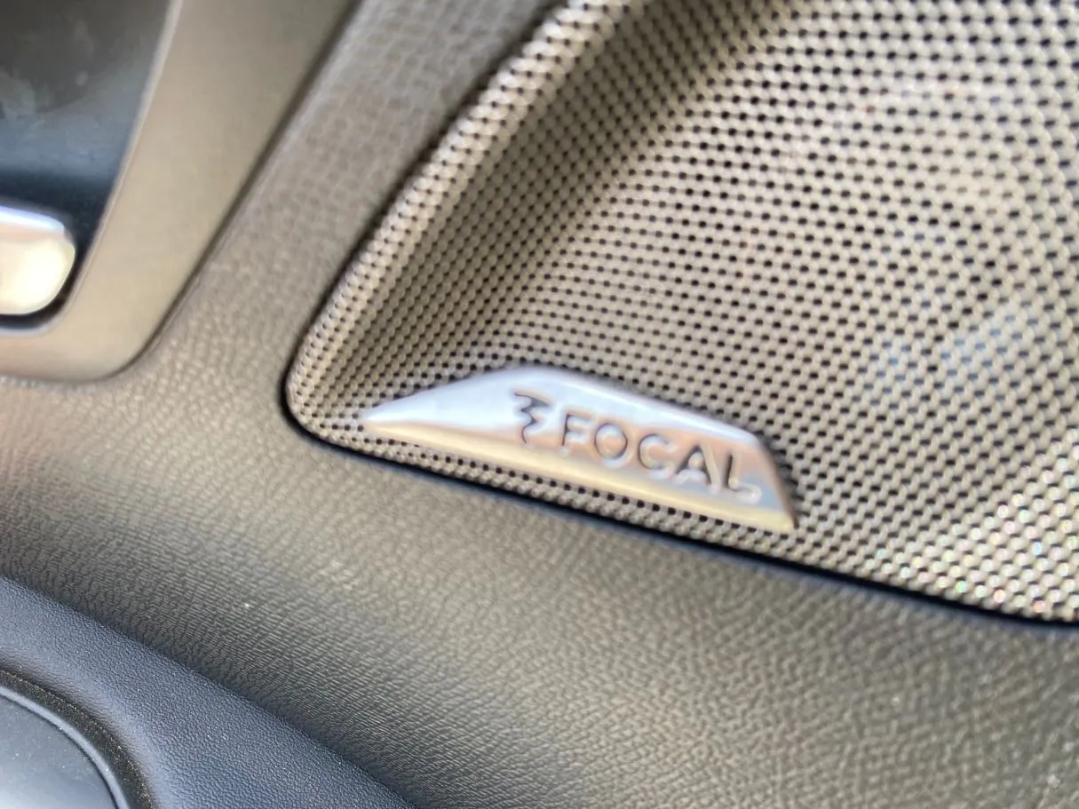 Car image 27