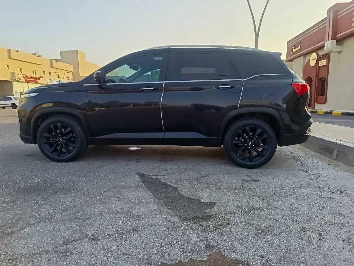 Car image 8