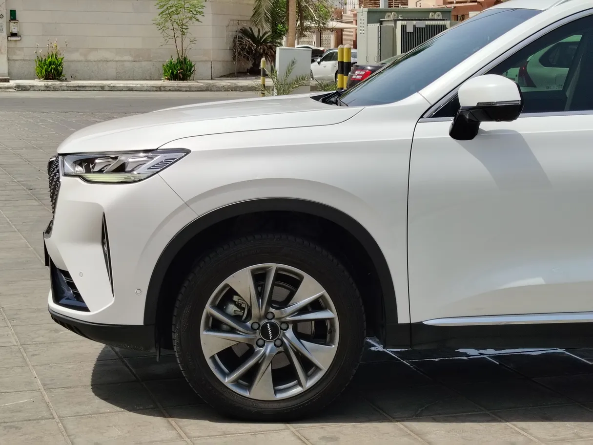 Car image 6