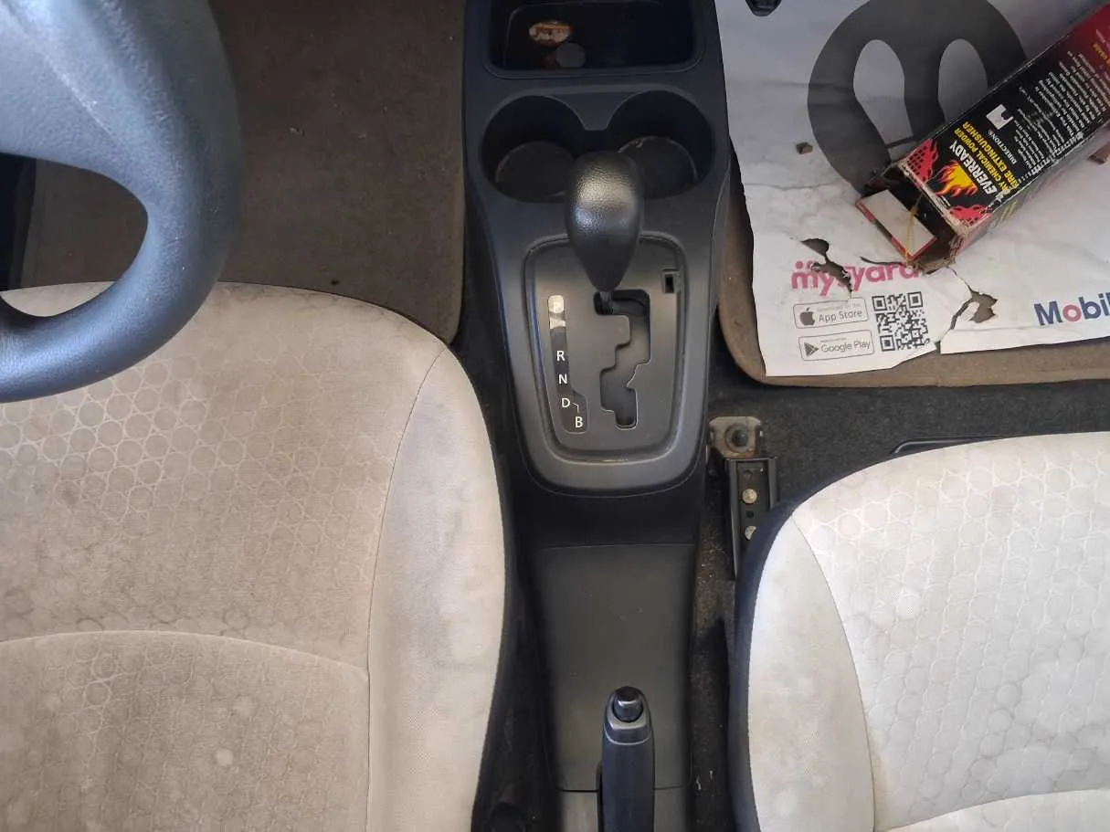 Car image 17