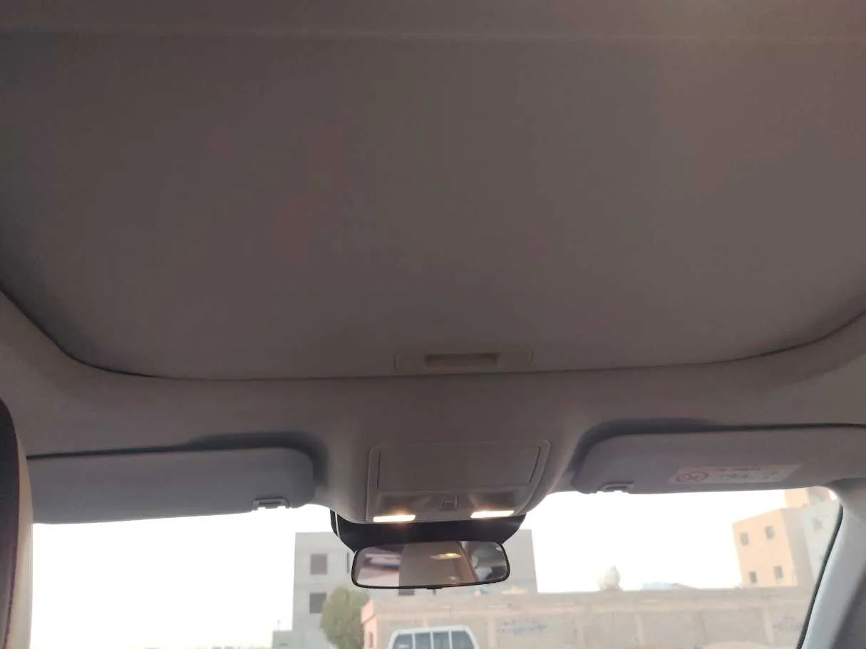 Car image 20