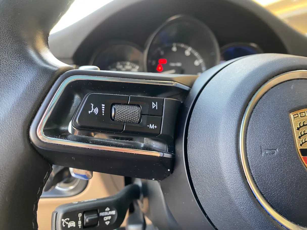 Car image 25