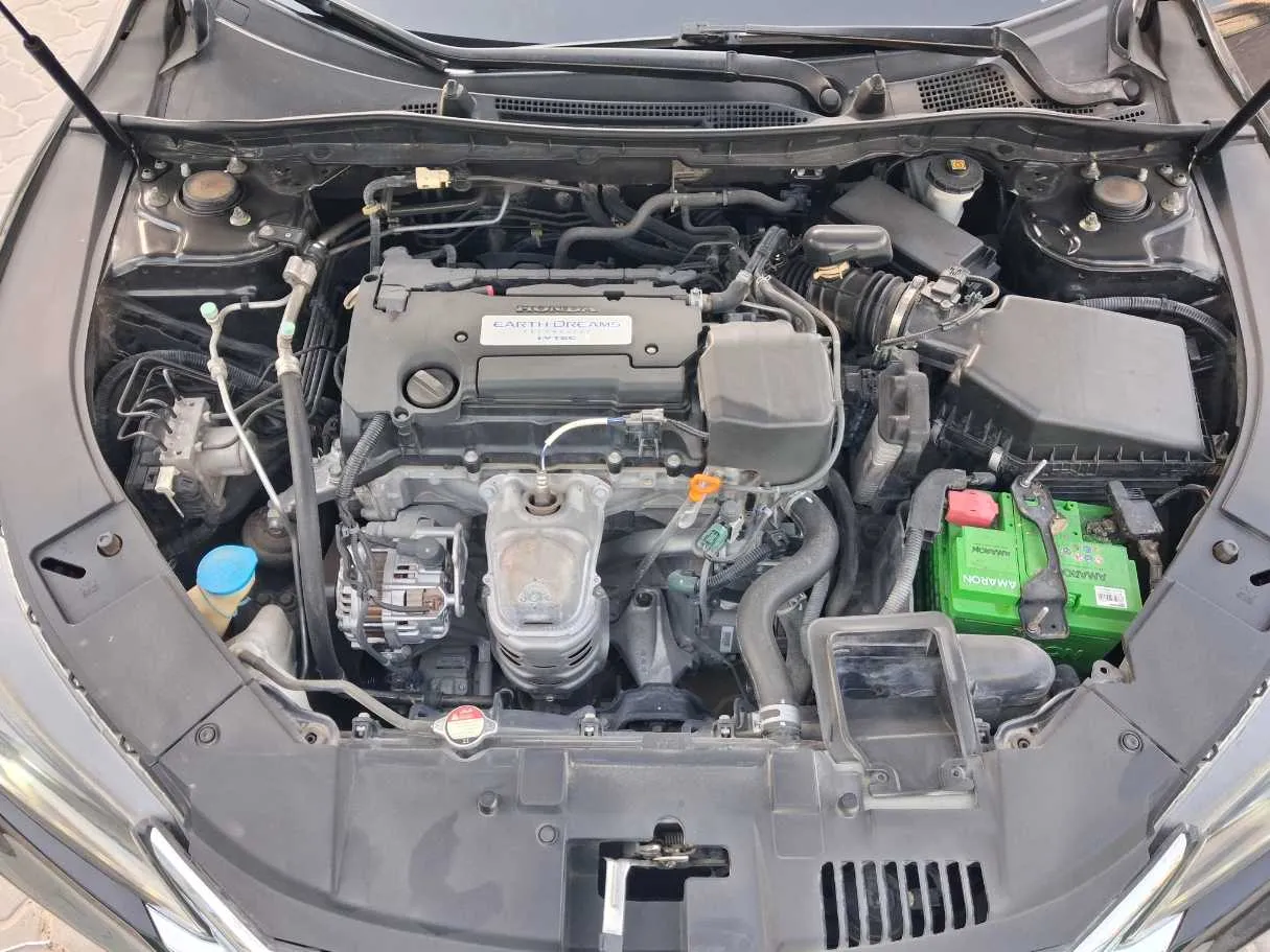 Car image 18