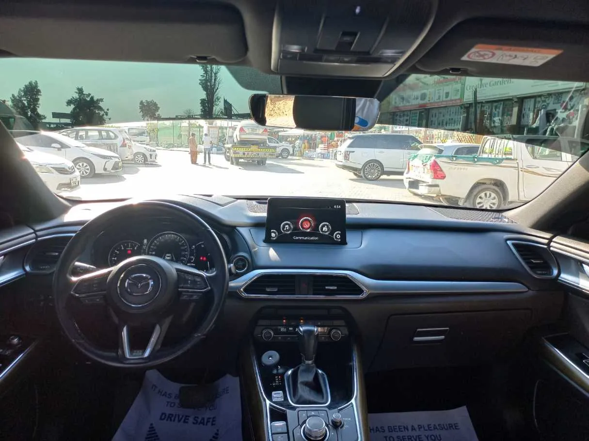 Car image 15