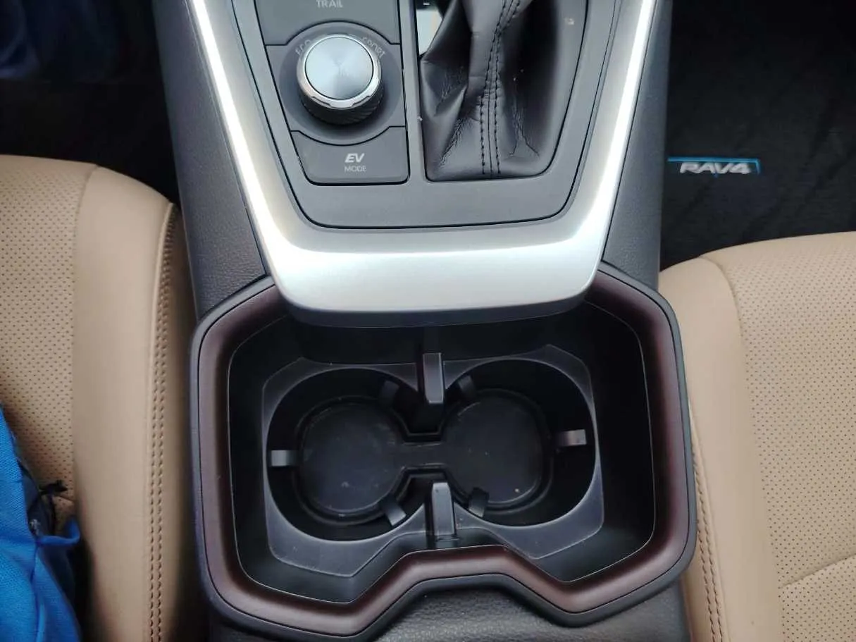 Car image 24