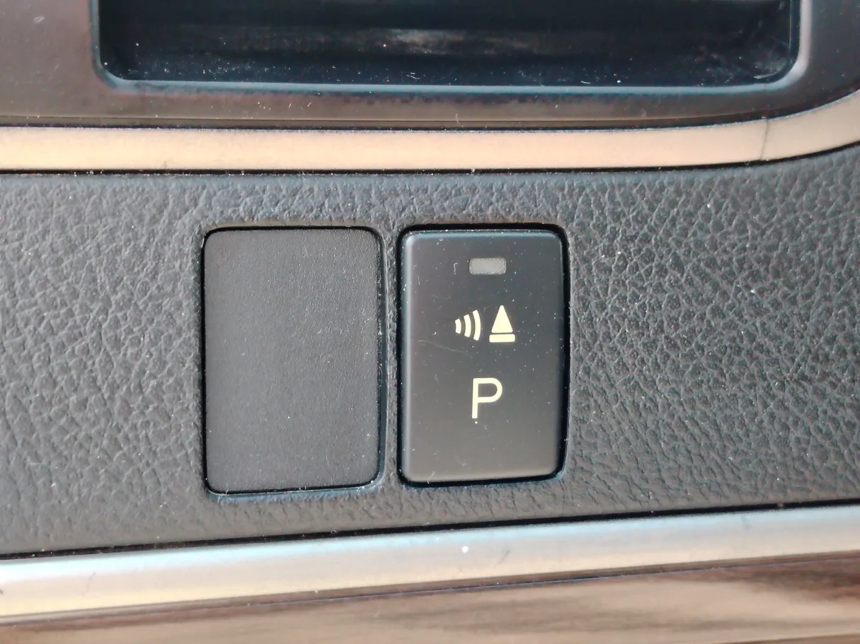 Car image 26