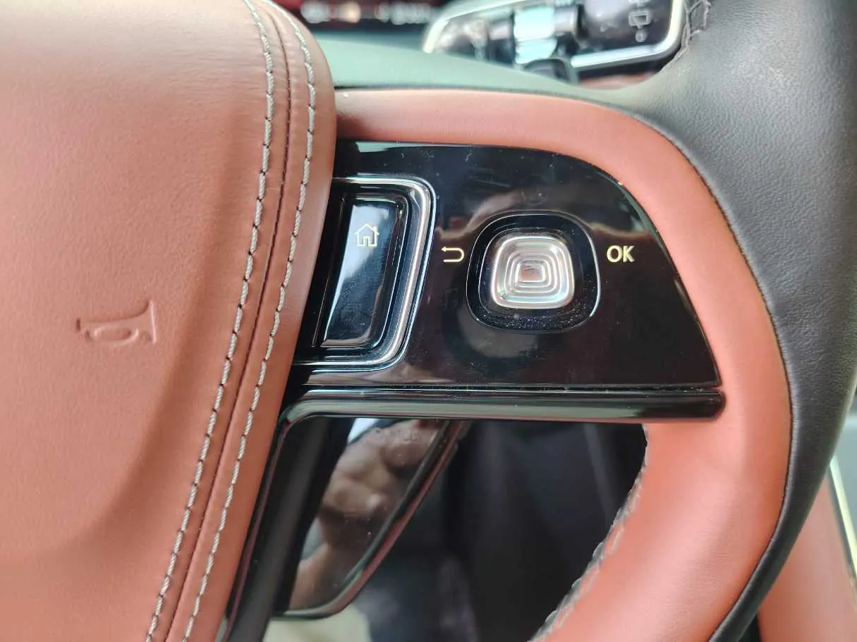 Car image 33