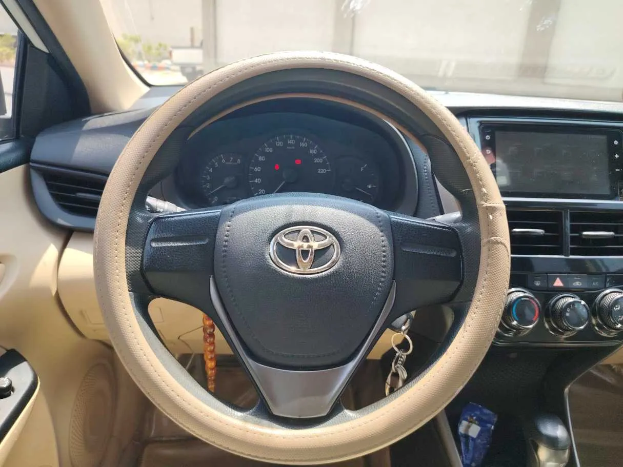 Car image 21