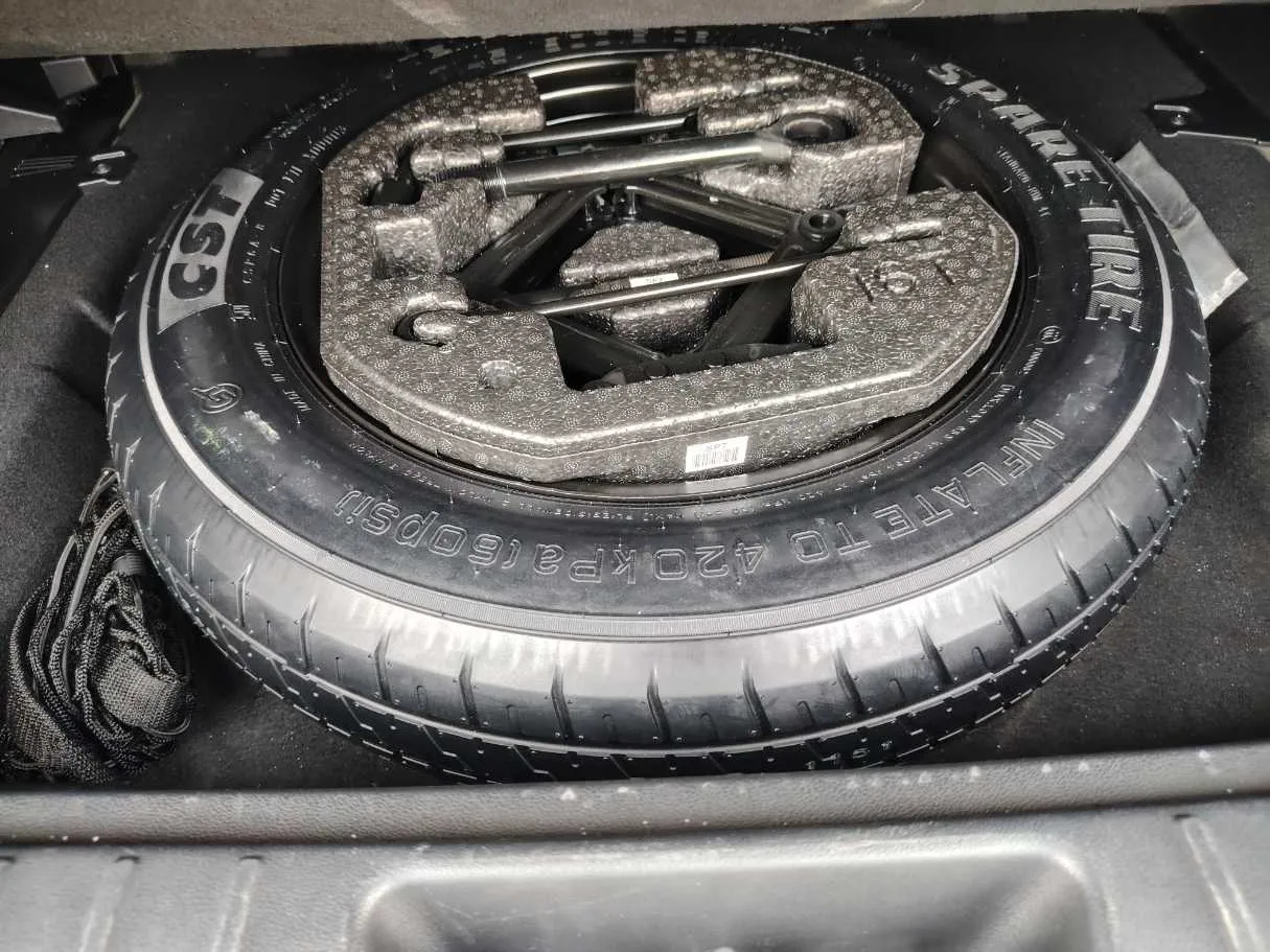 Car image 31