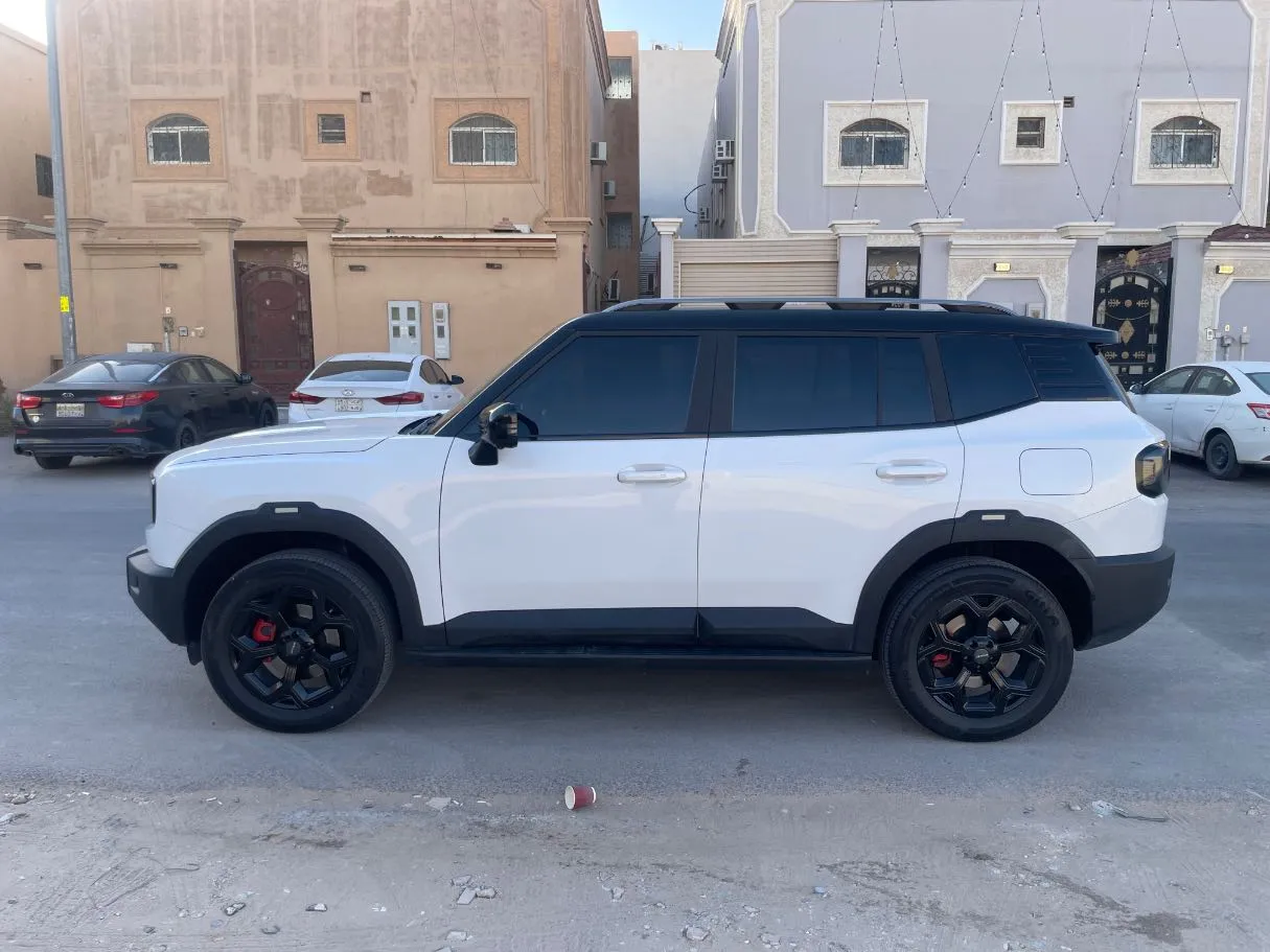 Car image 8